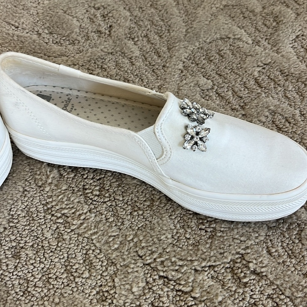 Kate Spade White Casual Sneakers with Minimalist Design - Picture 9 of 12